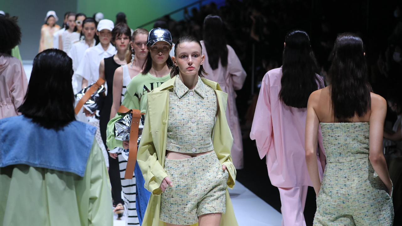 Longhua-based fashion enterprises kicks off SZ Fashion Week,longhua,longhua district,Dalang Fashion Town