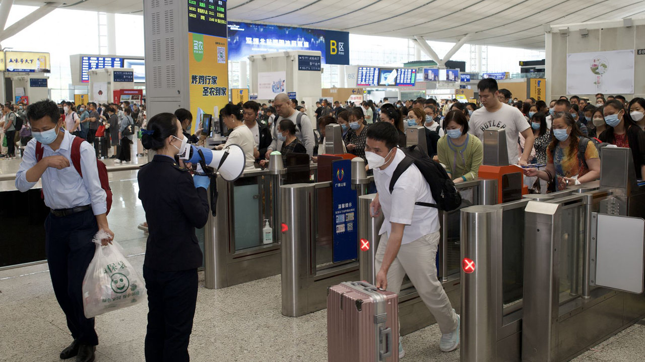 Travelers, parkgoers hit record numbers,longhua,longhua district,Longhua Government Online