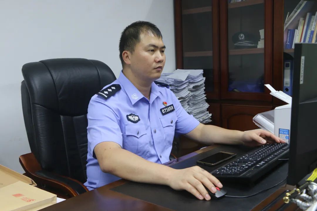 贺碧翔：打击犯罪的“尖刀”，守护平安的“尖兵”