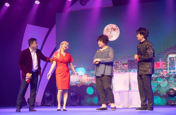 龙华区曲艺家协会原创快板剧《家和月圆》.jpg
