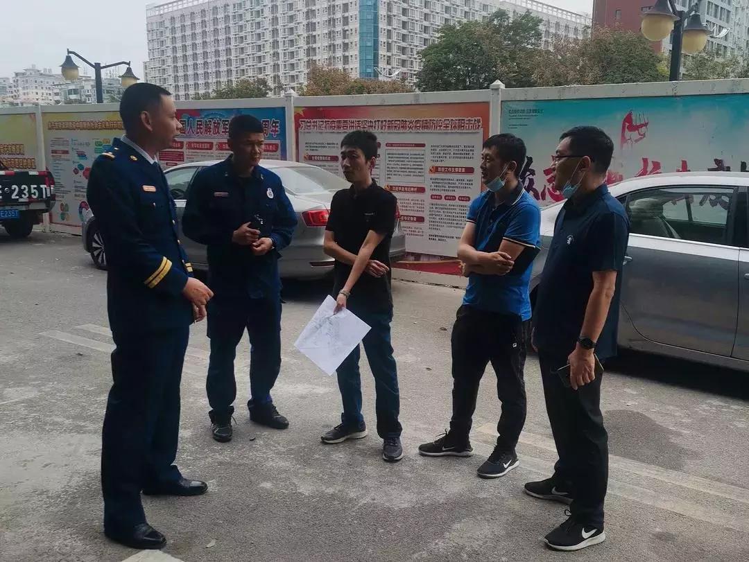 区水务局家康同志带队到区交警大队协调龙华区水污染治理项目占道施工审批事项.jpg