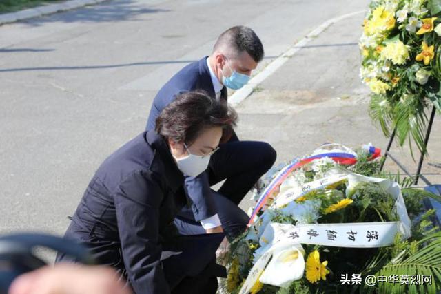 中国驻塞尔维亚使馆举行纪念活动，缅怀21年前在北约轰炸中牺牲烈士，龙华区，龙华政府在线，龙华区政府在线