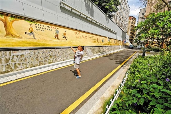福城章阁新村蝶变魅力吸引市民前来拍照打卡3.jpg