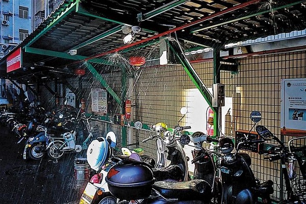 福城大水坑社区充电桩自动灭火新发明亮相CCTV-101.jpg