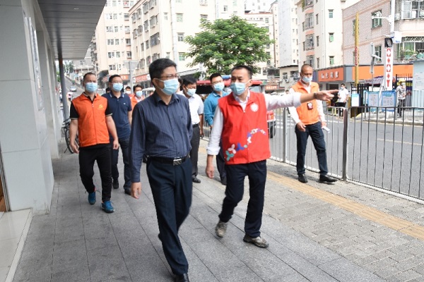 龙华区政协领导赴福城街道大水坑社区调研指导工作3.jpg