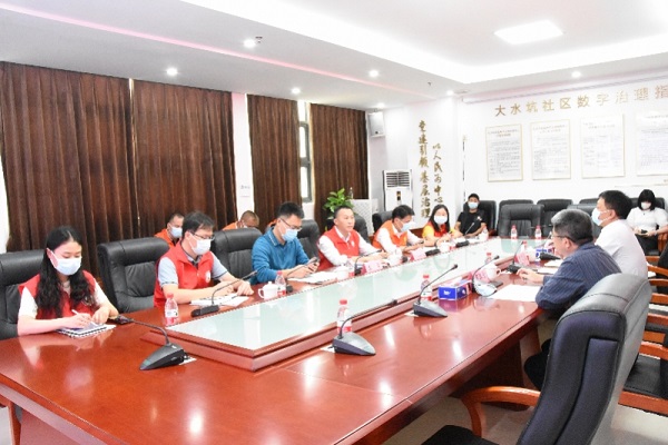 龙华区政协领导赴福城街道大水坑社区调研指导工作2.jpg