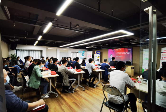 龙华区城市更新和土地整备局开展拆除施工安全专题培训02.png