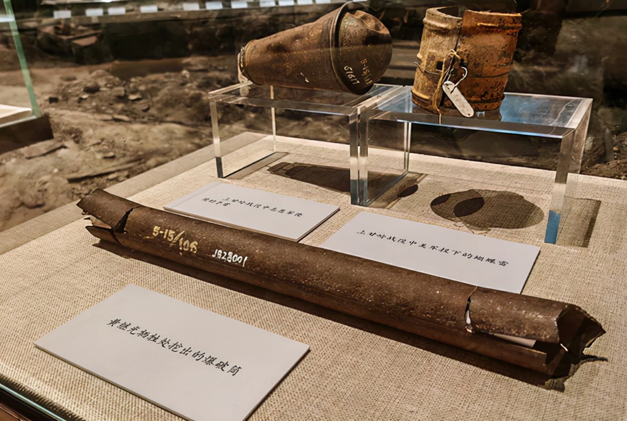 她曾整理黄继光烈士遗体，三天三夜后，大家肃立敬礼……