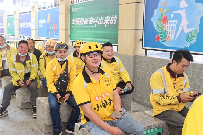 福城街道兴富社区外卖小哥上“爱耳”课2.jpeg
