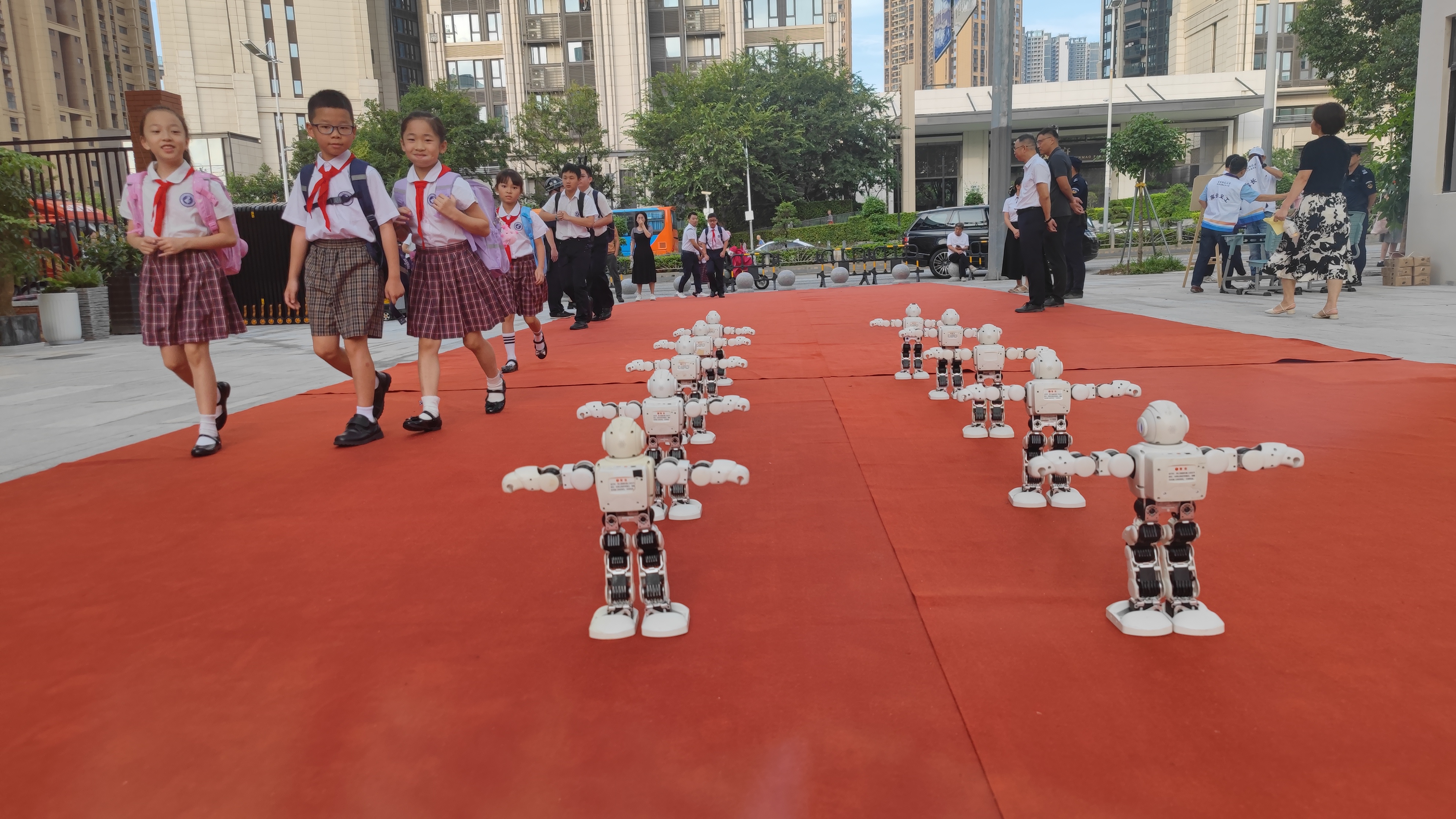 New school year begins with joyful start,longhua,longhua district,Longhua Government Online