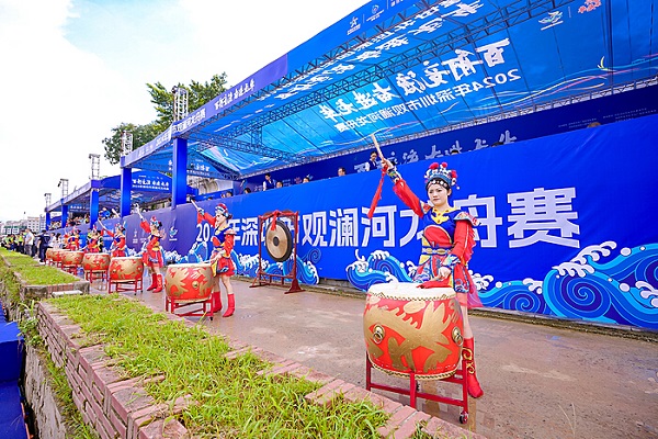 2024年深圳市观澜河龙舟赛火热开赛，“一河一赛”燃激情&middot;龙舟竞渡踏浪起9.jpg