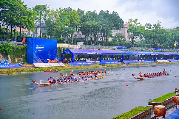 2024年深圳市观澜河龙舟赛火热开赛，“一河一赛”燃激情&middot;龙舟竞渡踏浪起3.jpg