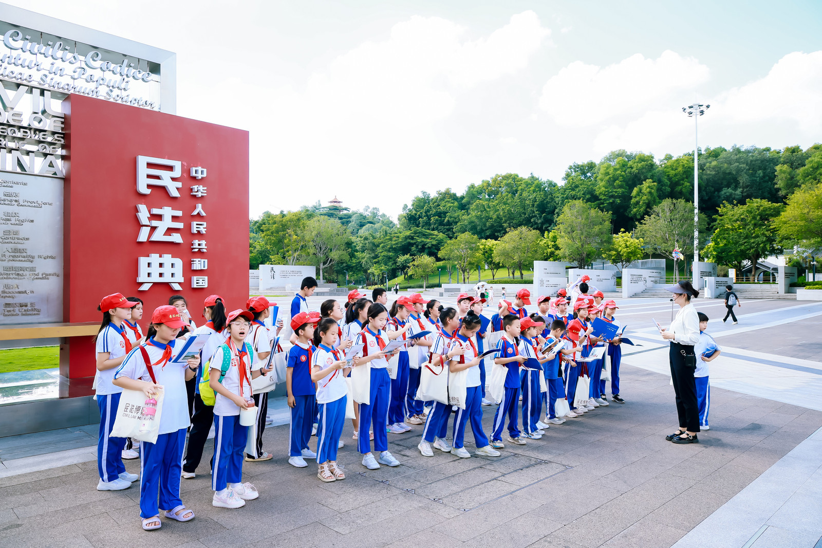学生讲法学生听！深圳市龙华区培育第三批普法小使者志愿讲解团，龙华区，龙华政府在线，龙华区政府在线