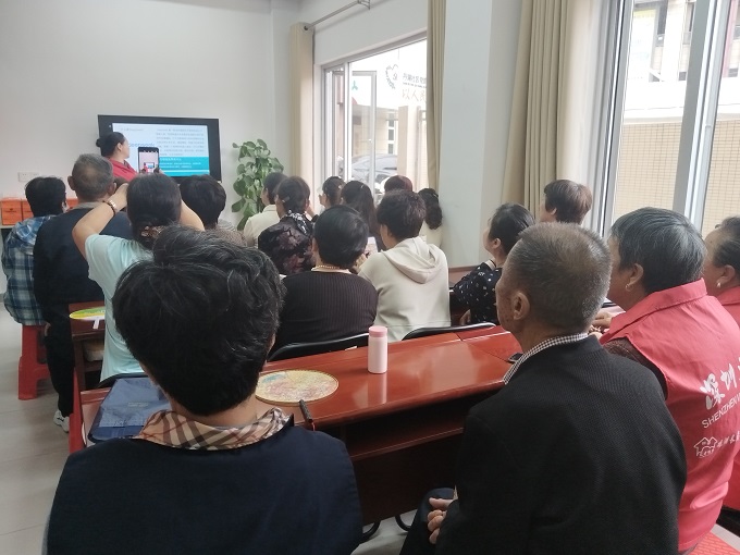 福城街道举办DeepSeek智能工具学习体验活动1.jpg