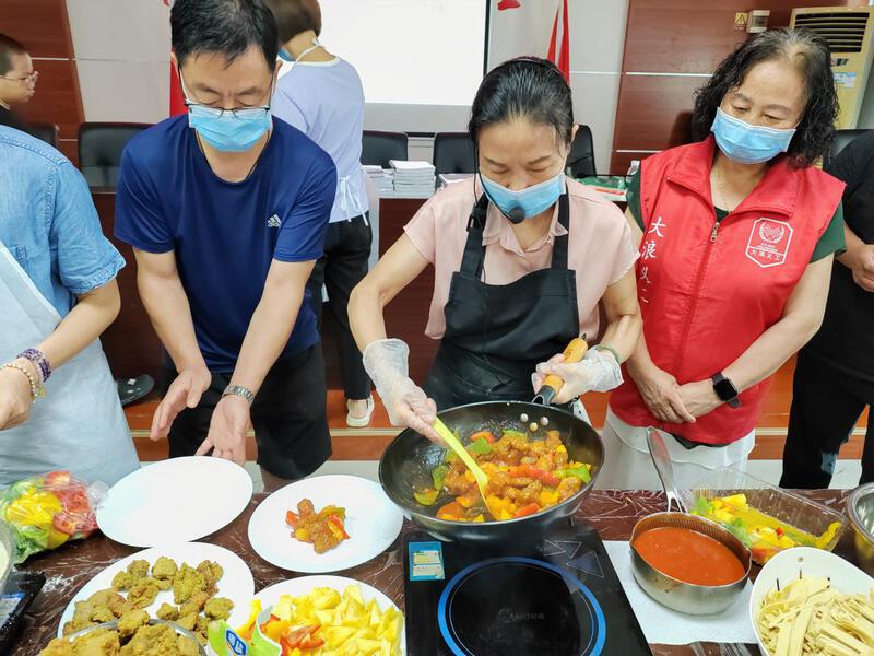 大浪街道同胜社区“粤菜师傅”职业技能培训人气旺