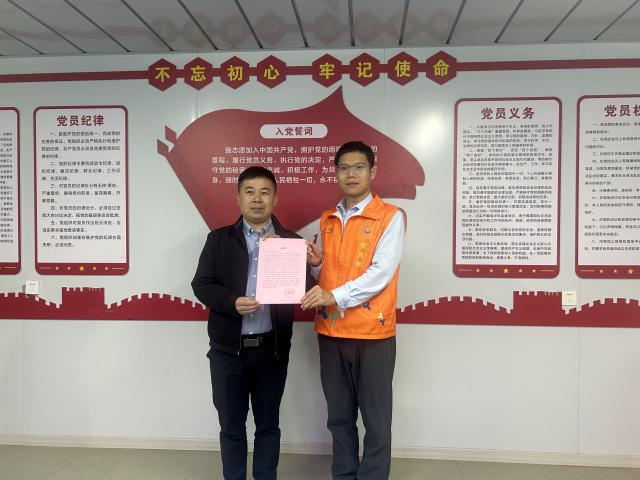 观澜街道黎光社区联动地铁项目部为居民消除安全隐患