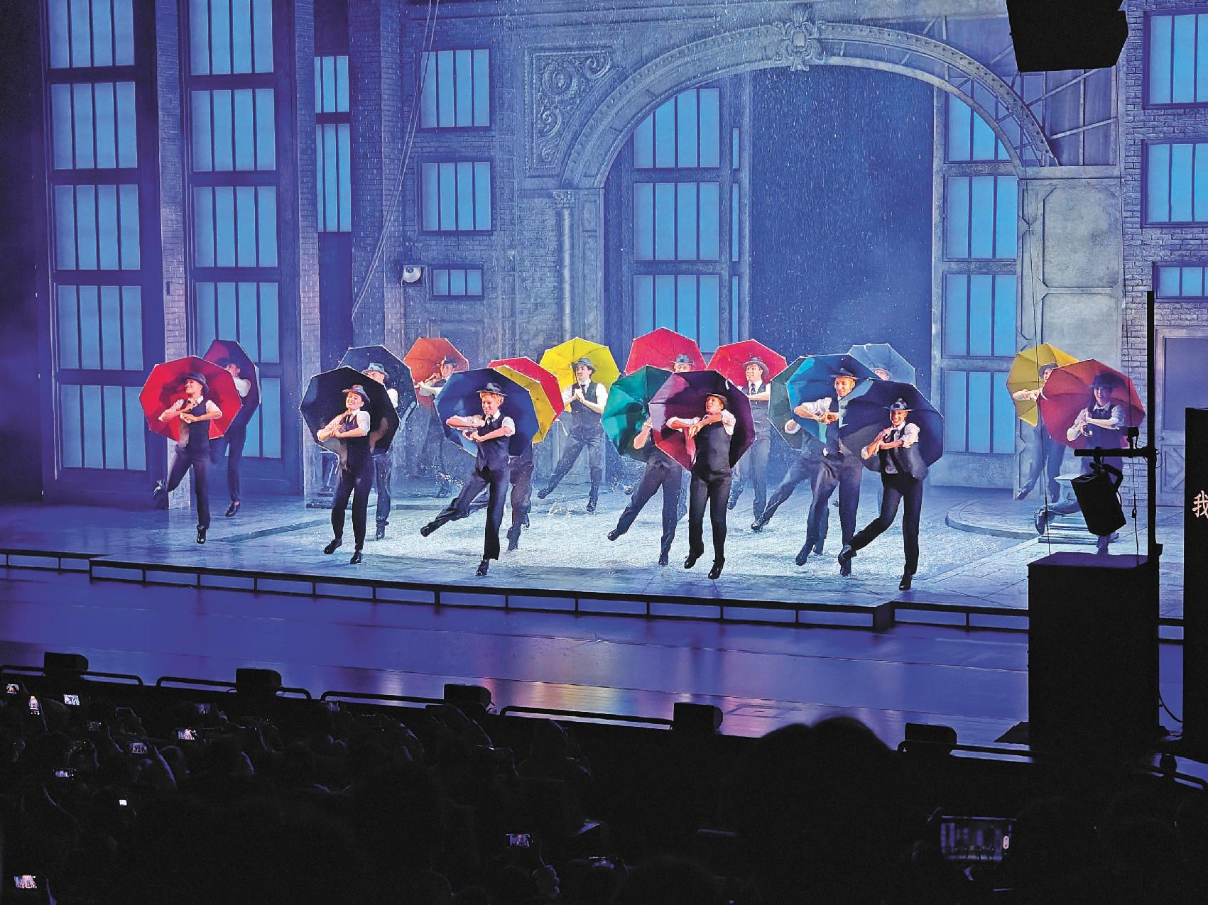 Broadway show lights up Shenzhen's high-tech district