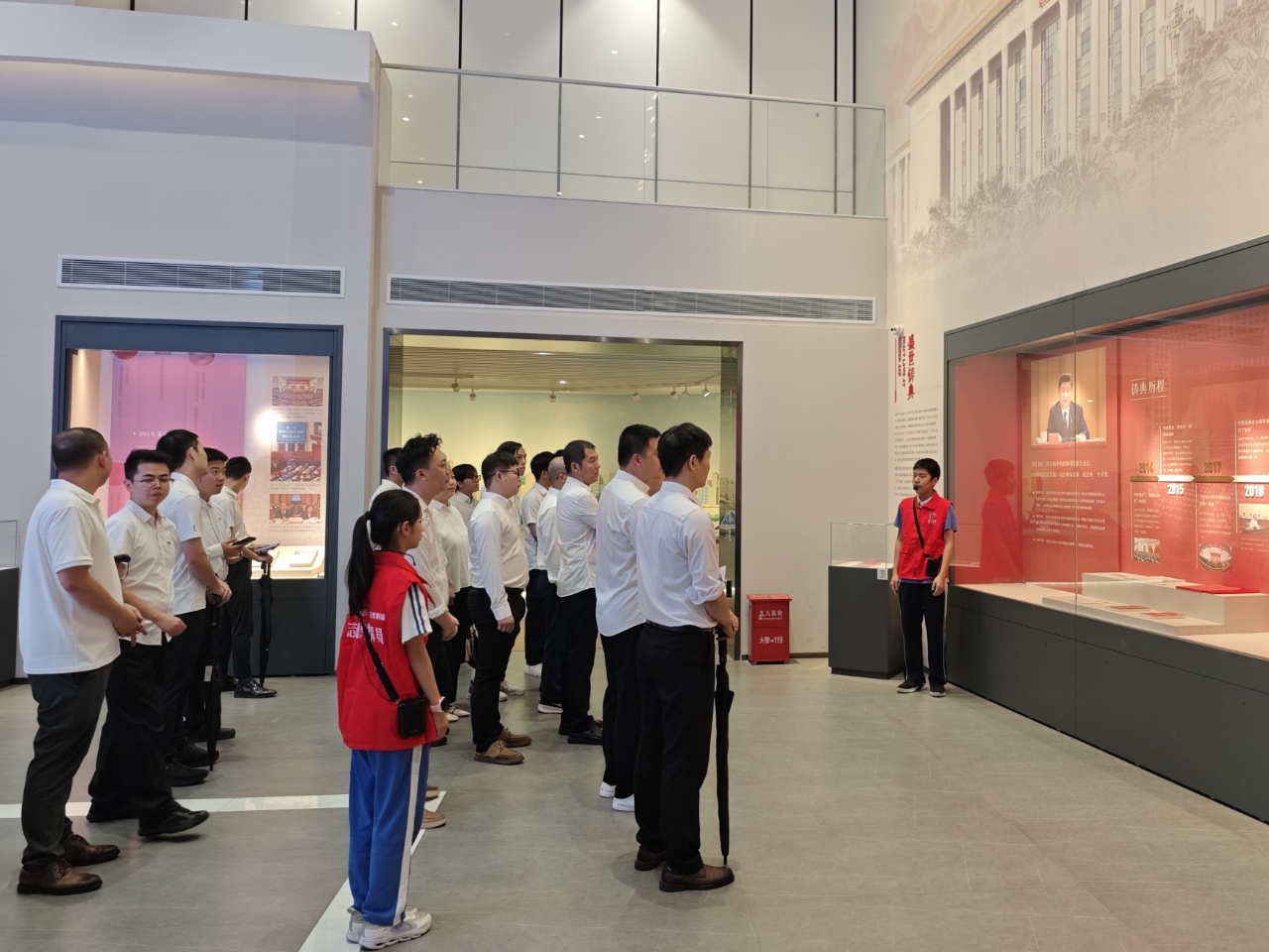 图5:“团建+志愿”为党建活动激发新活力.jpg