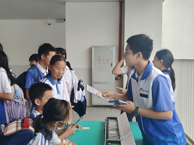 福城街道联合禁毒少年先锋走进龙澜学校2.jpg