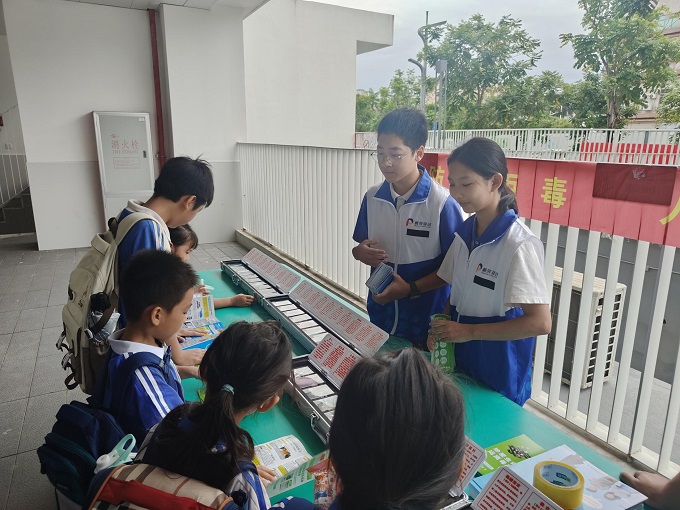 福城街道联合禁毒少年先锋走进龙澜学校1.jpg