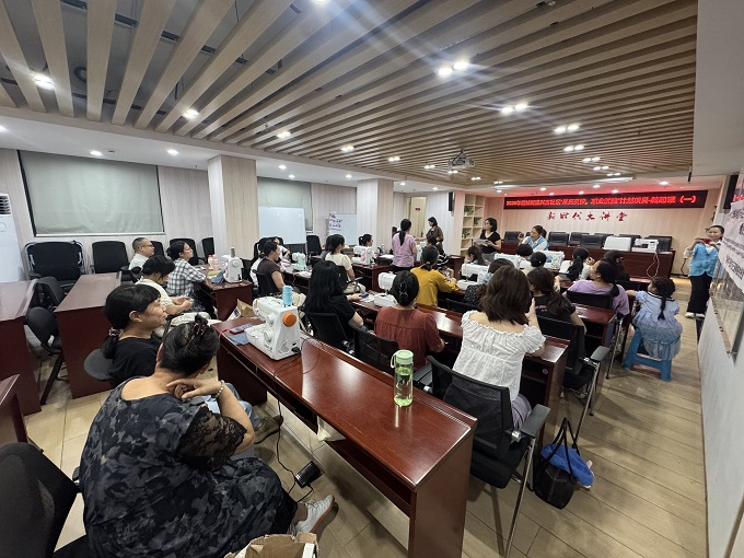 楼顶有菜园、夜里有课堂,福城街道兴富社区党群服务中心成为居民“第二个家6.jpg
