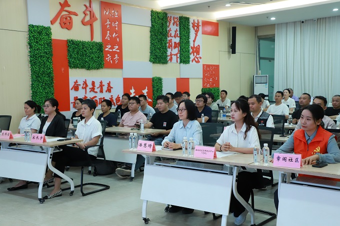 福城街道章阁社区“AI+装配电工”技能提升班开班2.jpg